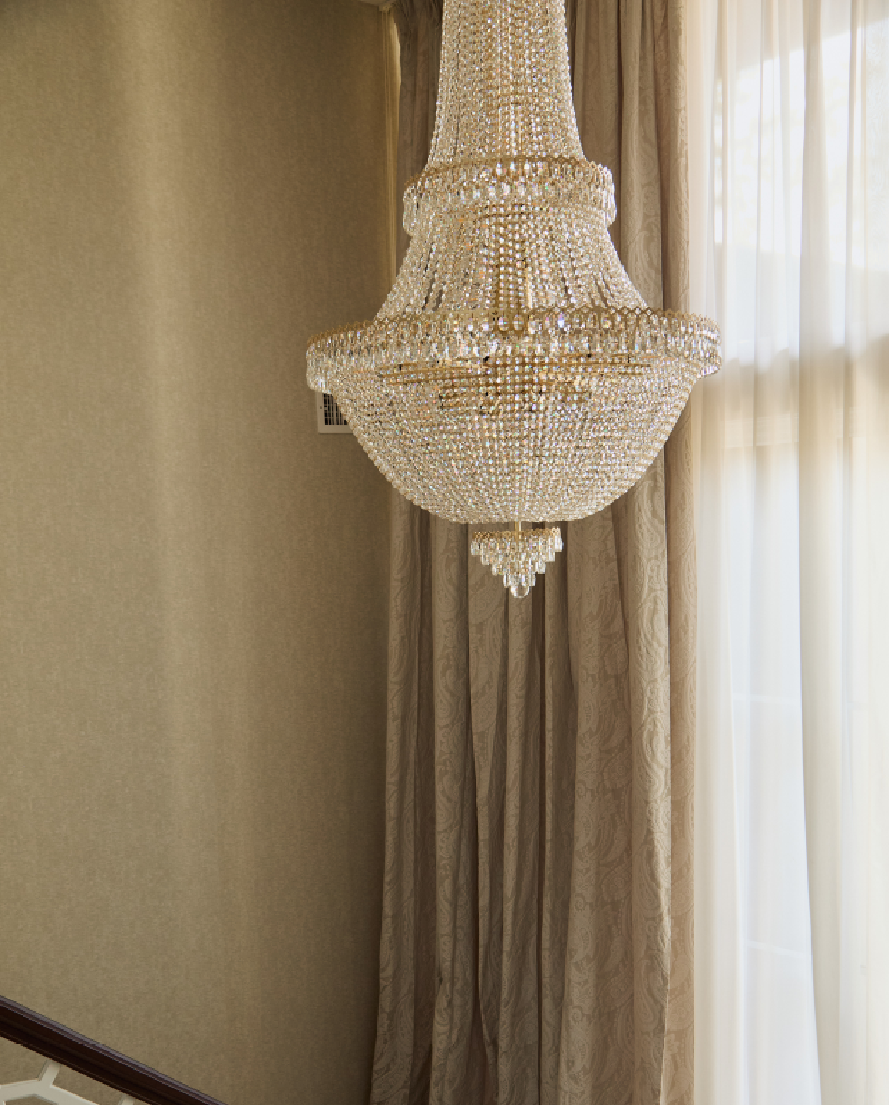 Drapery Designs - Blending Timeless Elegance With Modern Sophistication